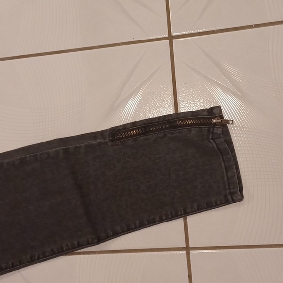 4/$60 Black Leopard Print Skinny Jeans - Size 6/32 - Picture 5 of 8